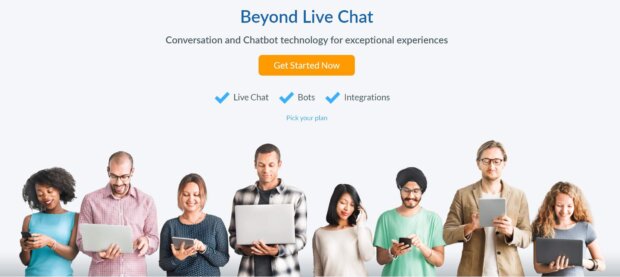 snapengage live chat and chatbot homepage people on different devices